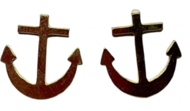 Teräsnappikorvakorut