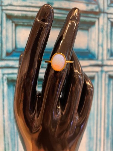 Kuukivi terässormus