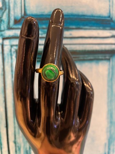 Malakiitti terässormus