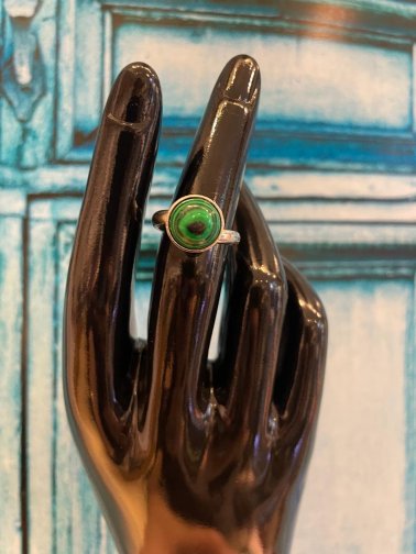 Malakiitti terässormus