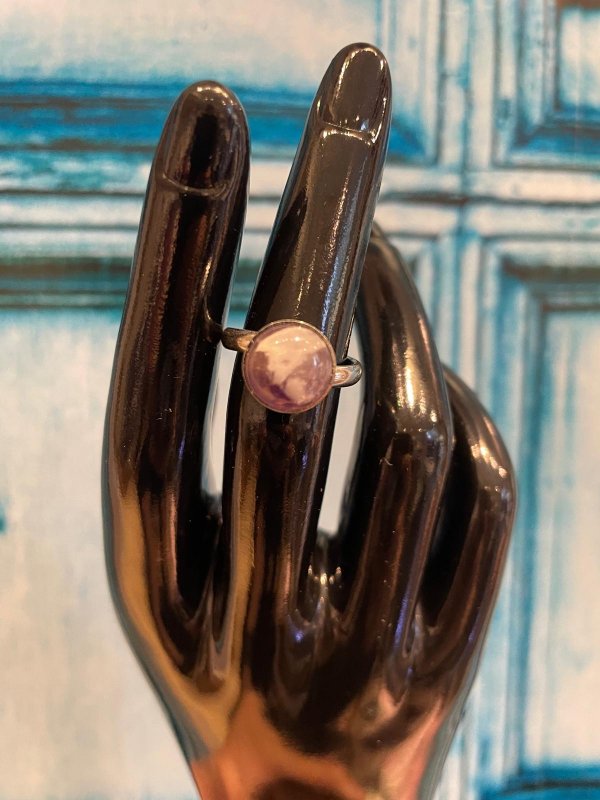 Ametisti terässormus