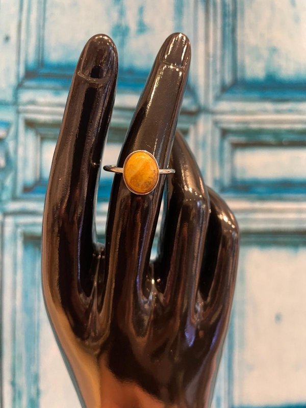 Jaspiskuvakivi terässormus