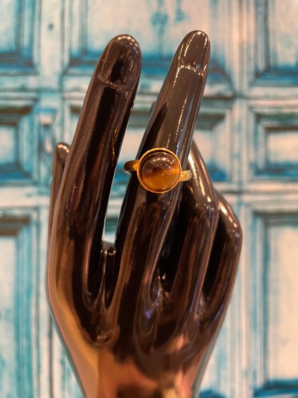 Tiikerinsilmä terässormus